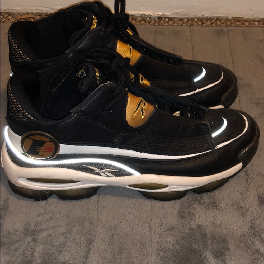 Basketball sneakers